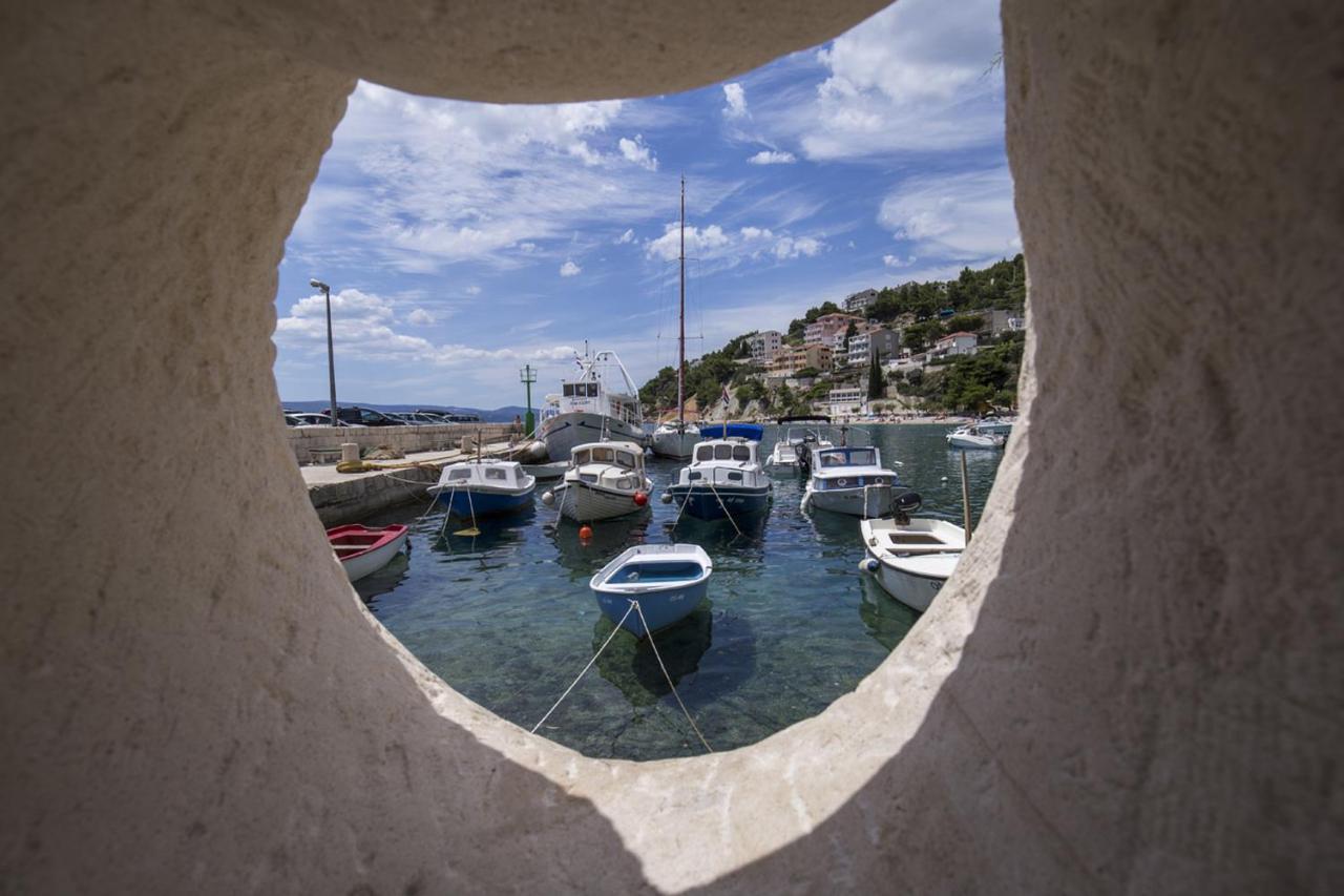 Family Beach Rooms Omiš Eksteriør bilde